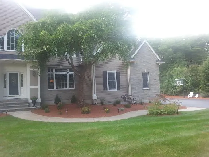 Custom outdoor landscaping experts serving Franklin, MA - Lola's Landscape