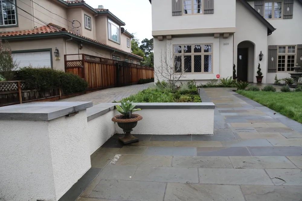 Expert landscaping services in San Mateo, CA by Loma Verde Gardens