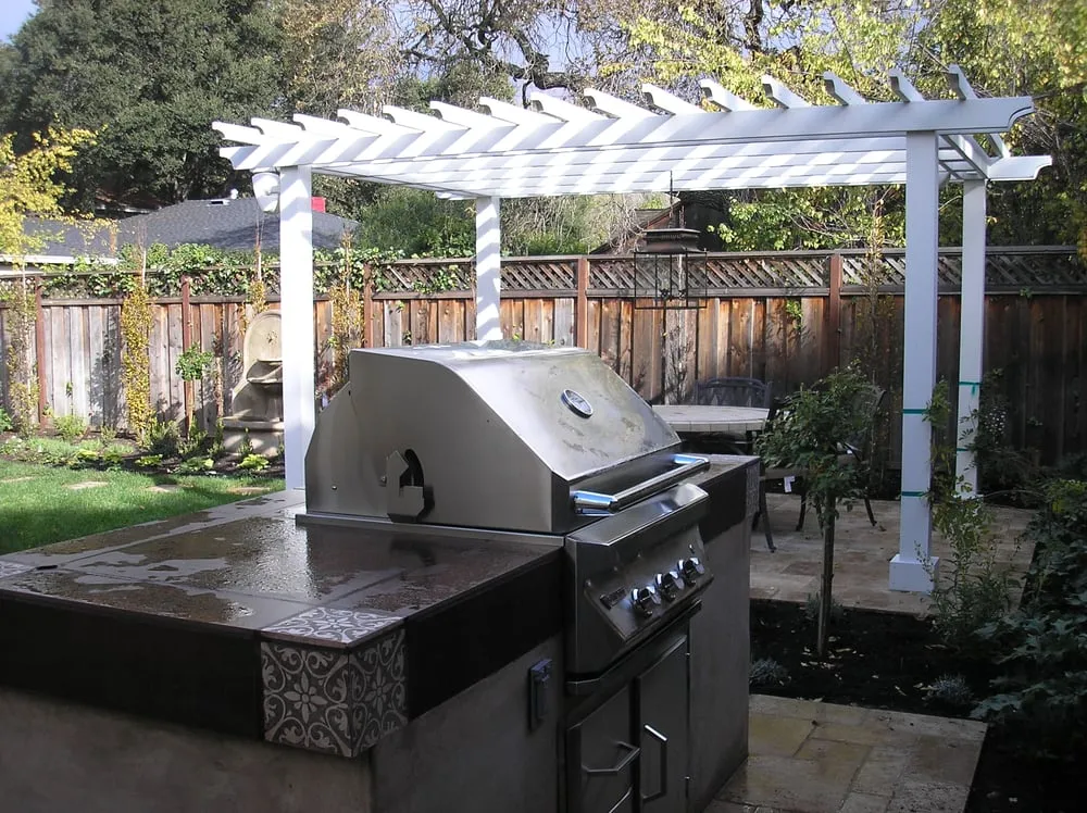 Expert yard maintenance experts serving Los Altos, CA - Lomax Landscaping
