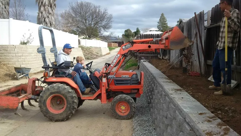 Reliable yard maintenance in Paso Robles, CA by Lomeli Landscapes