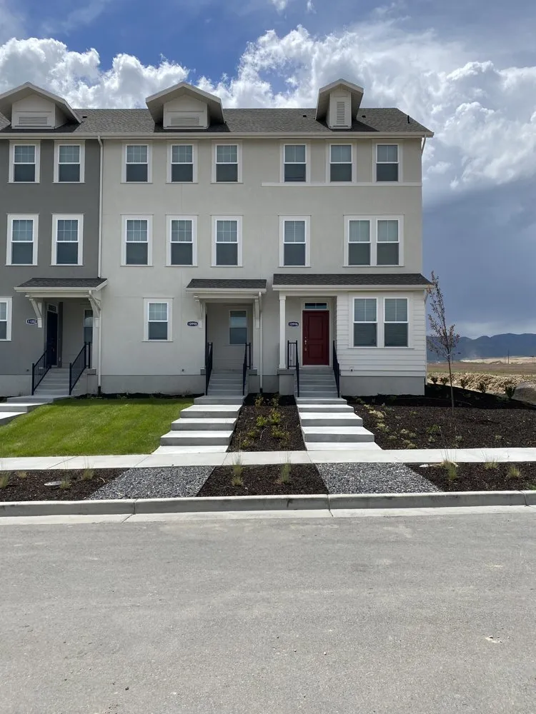 Top-rated outdoor landscaping in Lehi, UT by Lomeli Landscaping