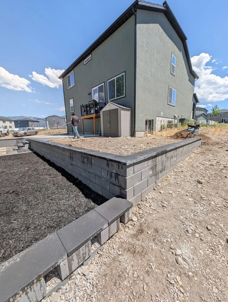 Expert lawn mowing service experts serving Lehi, UT - Lomeli Landscaping