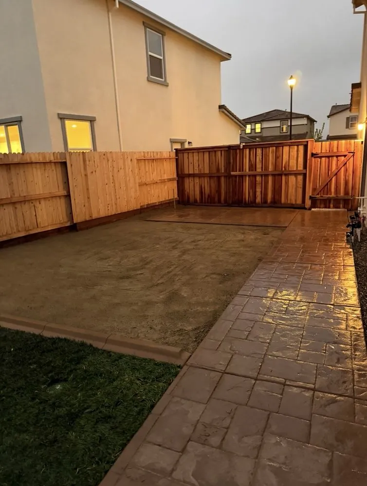 Custom yard maintenance in Roseville, CA by Lomeli's Landscape