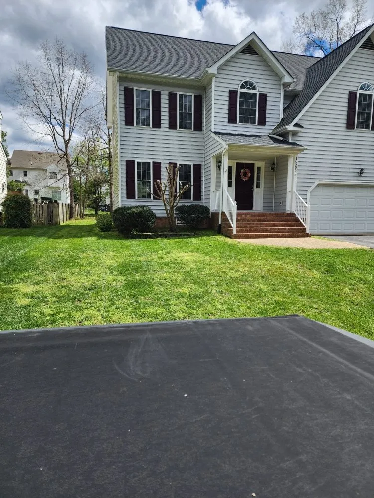 Professional outdoor landscaping experts serving Glen Allen, VA - Lomo Lawn Service