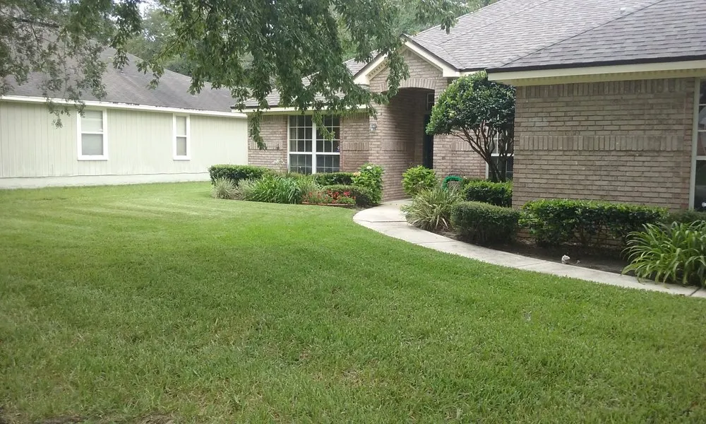 Custom garden landscaping in Jacksonville, FL - Lon-Man Lawncare & Landscaping
