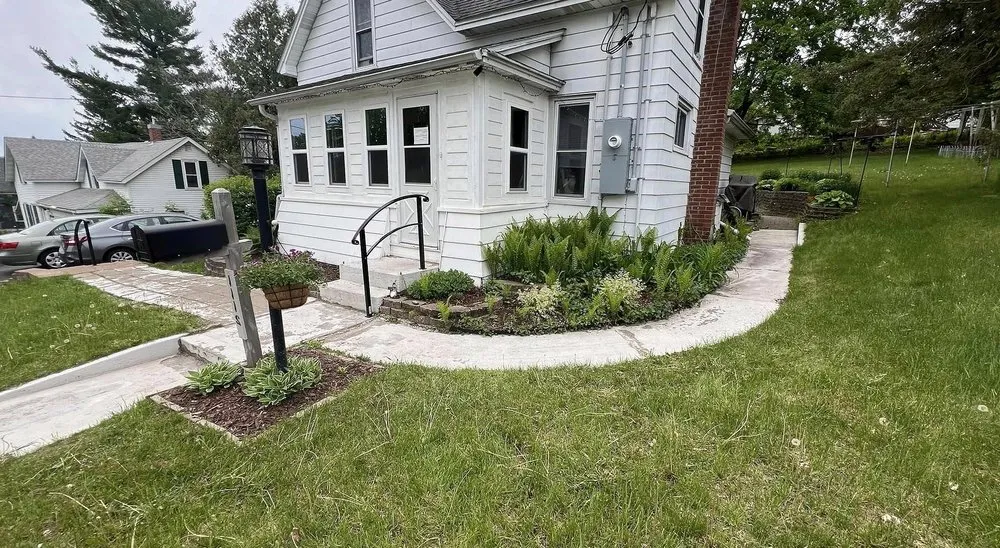 Affordable lawn care service for year-round maintenance across Fort Myers, FL - Lona Lawn Care