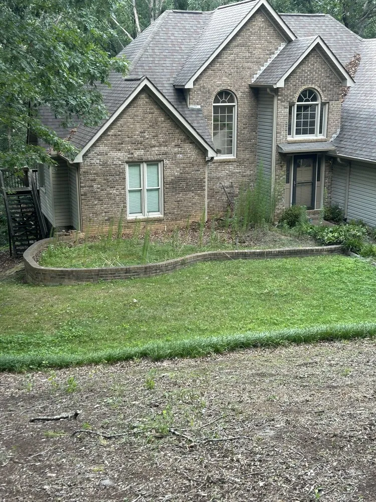 Affordable yard cleanup service for homes in Roebuck, SC by Londons Lawncare