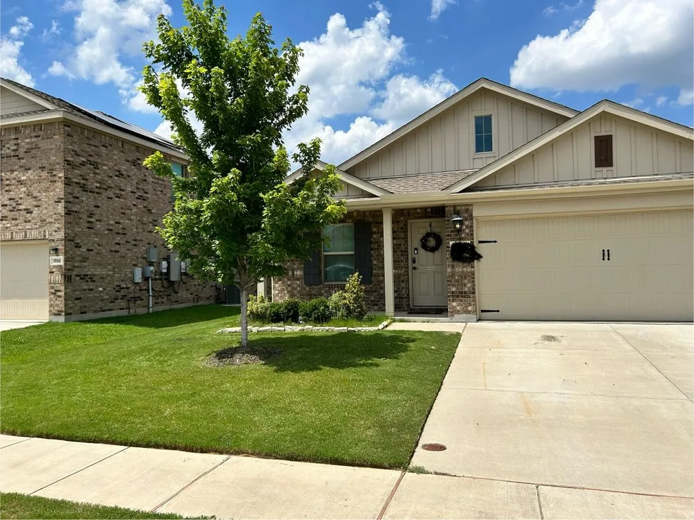 Professional landscaping services in Fort Worth, TX - Lone Star Custom Outdoors