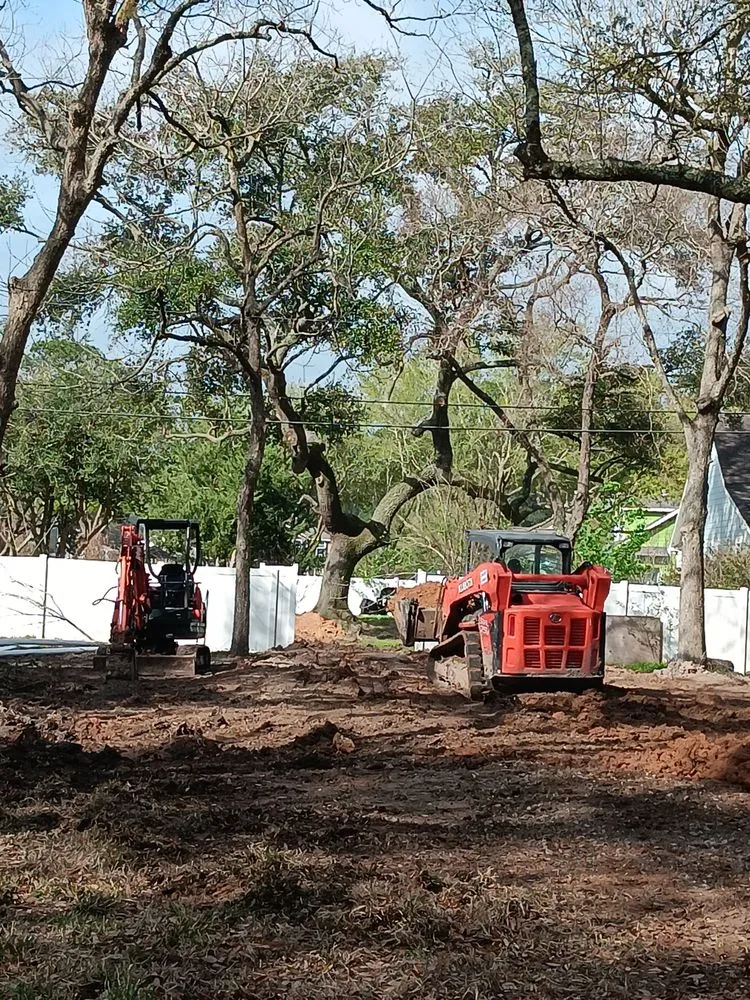 Custom yard cleanup service in Santa Fe, TX by Lone Star Dirt Worx