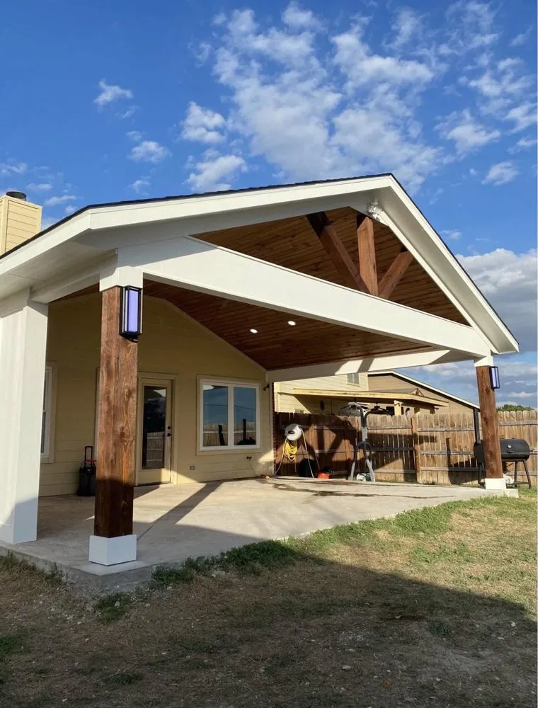 Trusted yard maintenance in Houston, TX by Lone Star Landscape & Patio