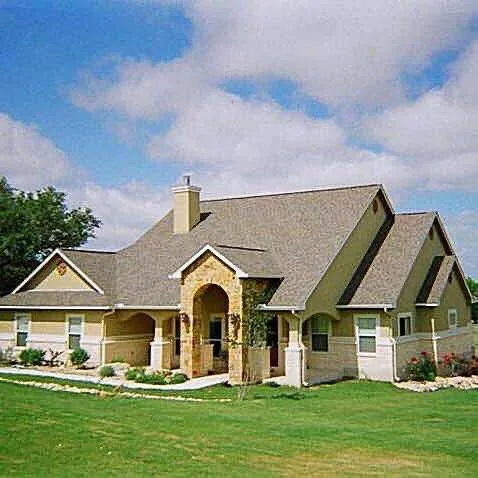 Top-rated lawn mowing service for homes across Kerrville, TX - Lone Star Landscaping