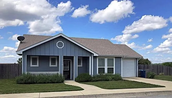 Lone Star Landscaping Logo