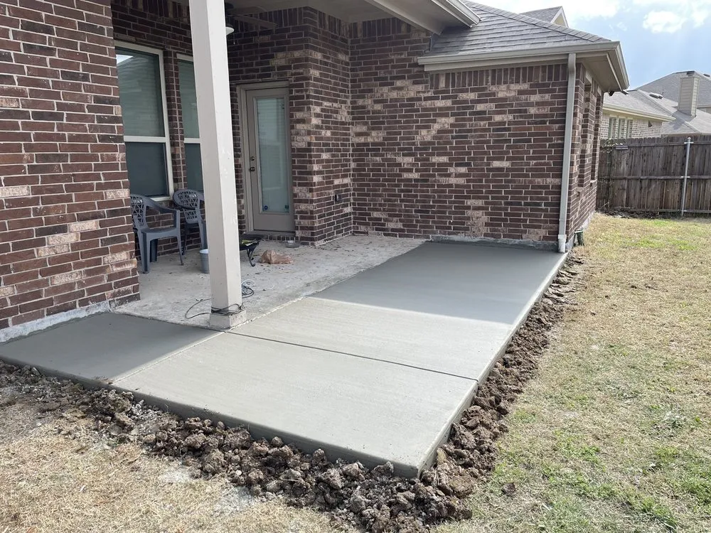 Top-rated yard cleanup service with custom design in Forney, TX by Lone Star Lawn Care