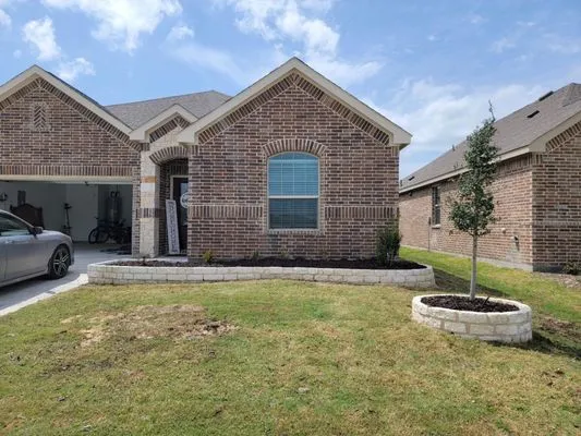 Lone Star Lawn Care Logo