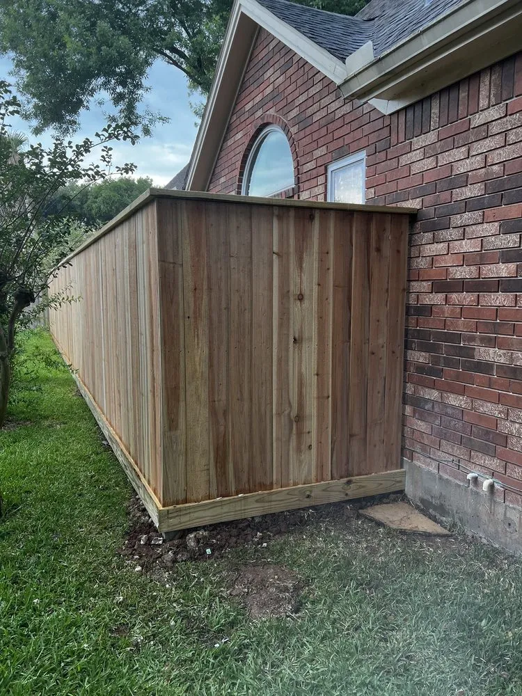 Affordable landscaping services for homes in Rosenberg, TX by Lone Star Lawn Services