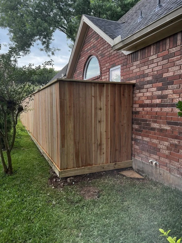 Local outdoor landscaping experts serving Rosenberg, TX - Lone Star Lawn Services