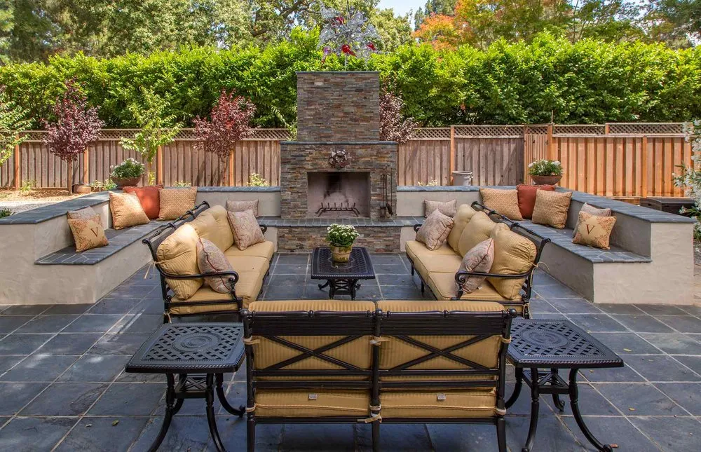 Reliable lawn mowing service experts serving Austin, TX - Lone Star Outdoor Living