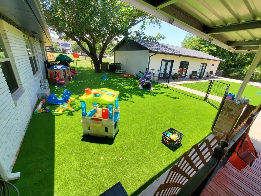 Custom lawn care service for homes in Hutchins, TX by Lone Star Paradise Pros