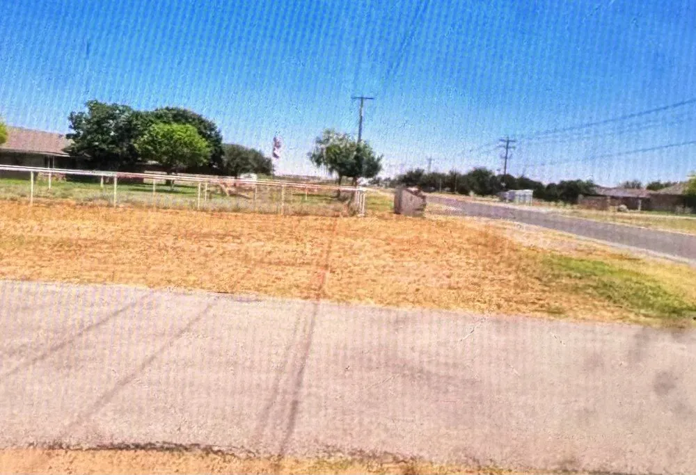 Trusted yard maintenance experts serving Midland, TX - LoneOak Lawn Care