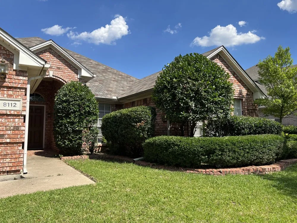 Expert residential landscaping experts serving Fort Worth, TX - Lonestar Landscaping & Holiday Lights