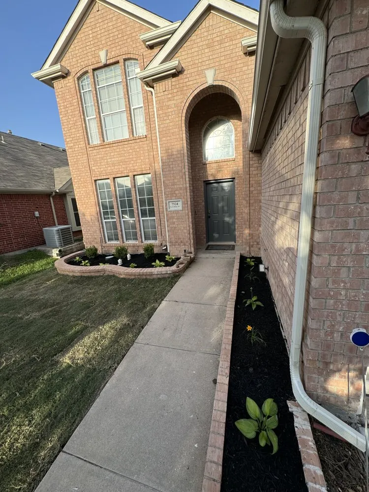 Professional yard maintenance in Fort Worth, TX by Lonestar Landscaping & Holiday Lights