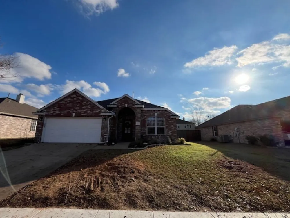 Custom residential landscaping experts serving Joshua, TX - Lonestar Lawn & Landscape