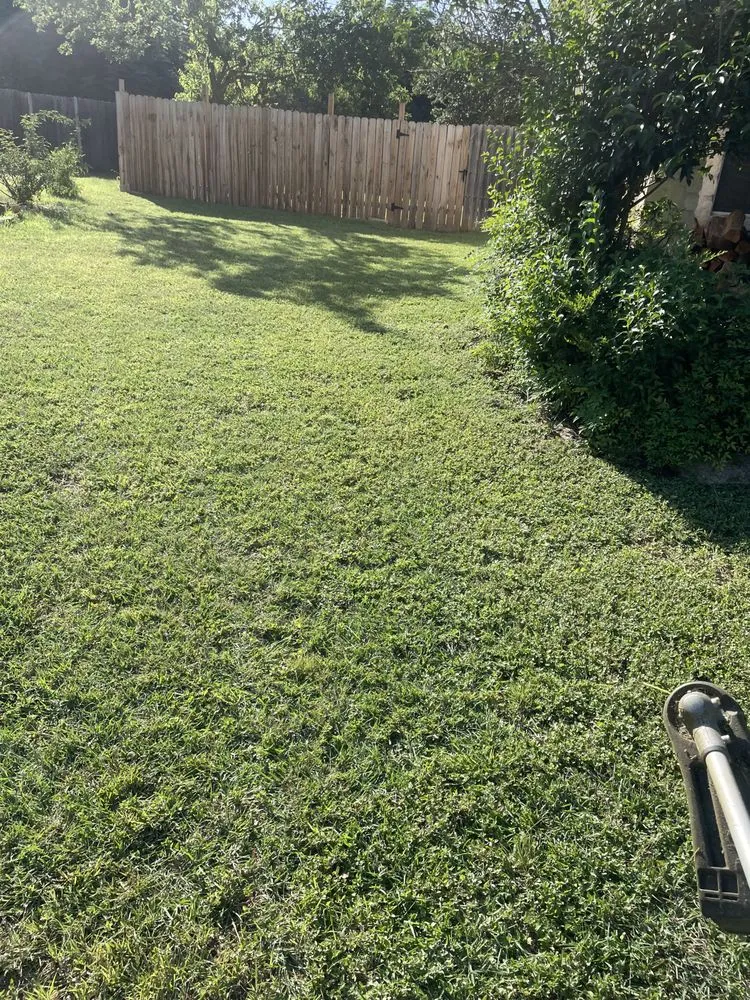 Reliable lawn care service for homes in Jarrell, TX by Lonestar Lawn Care