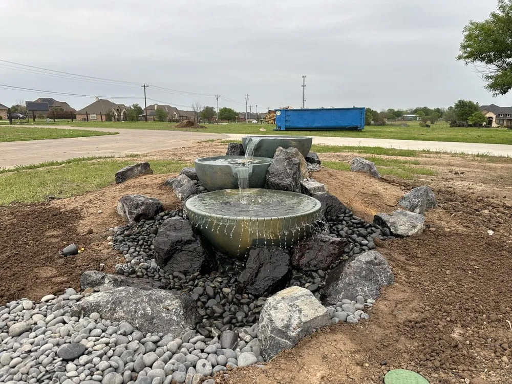 Expert outdoor landscaping for homes in Frisco, TX by Lonestar Pondscapes