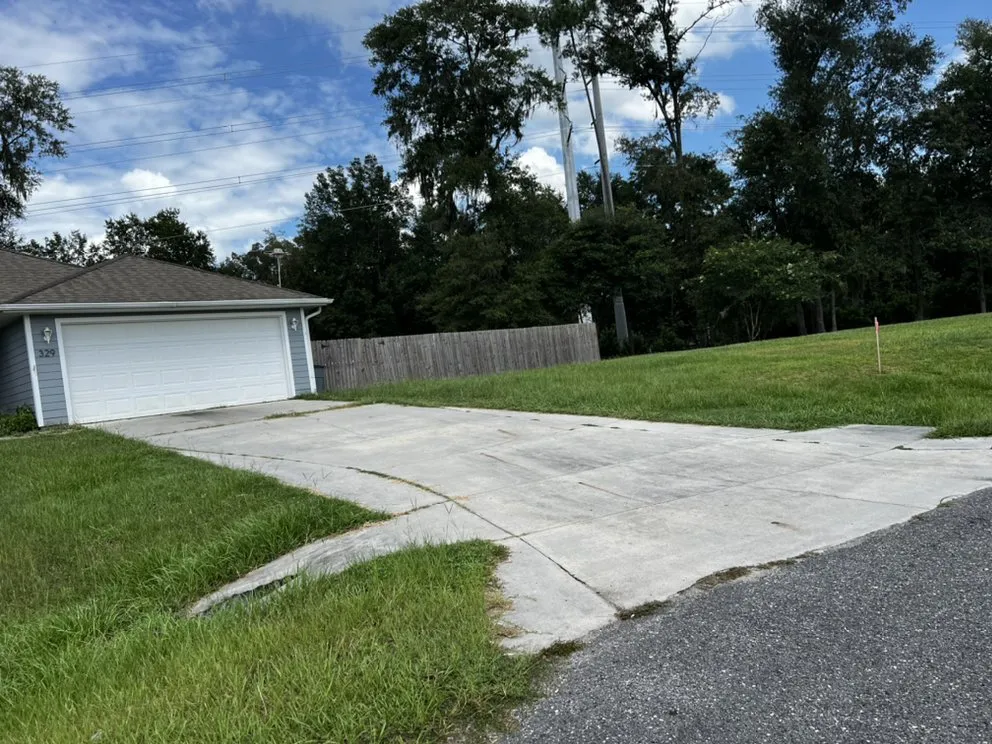 Reliable outdoor landscaping near you in Live Oak, FL by Lonewolf Landscaping