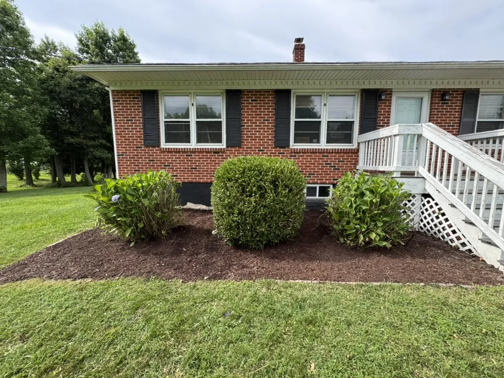 Professional lawn mowing service in Elkton, MD by Long Creek Lawn Care
