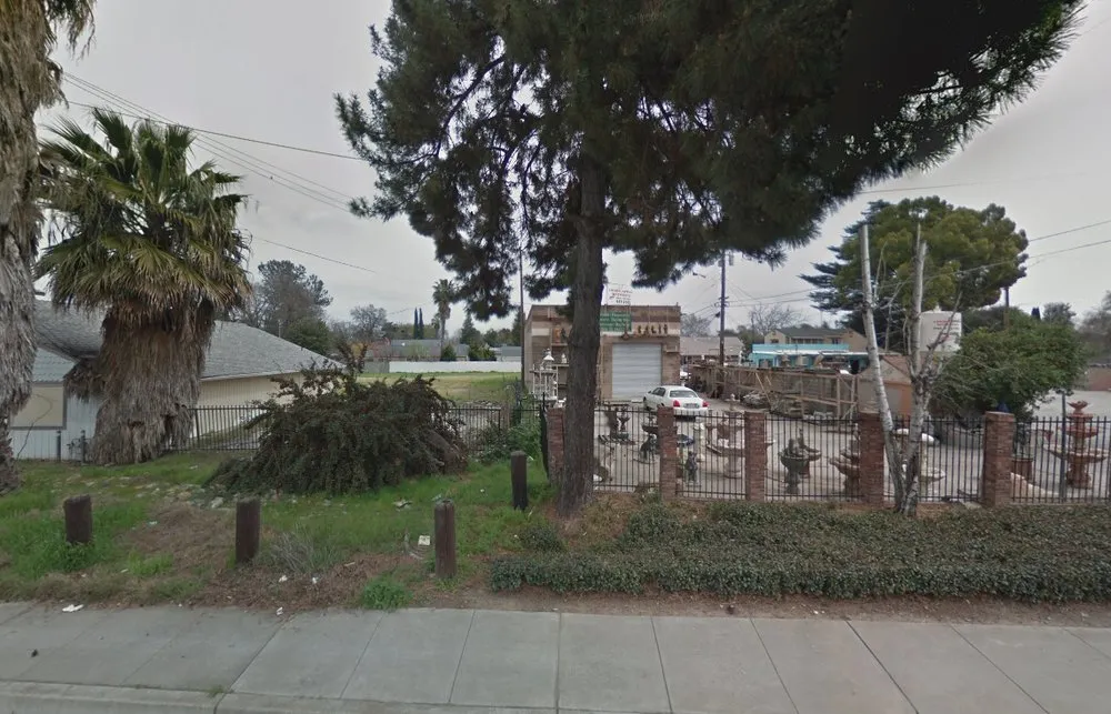 Custom outdoor landscaping experts serving Sacramento, CA - Longer's Landscaping Materials