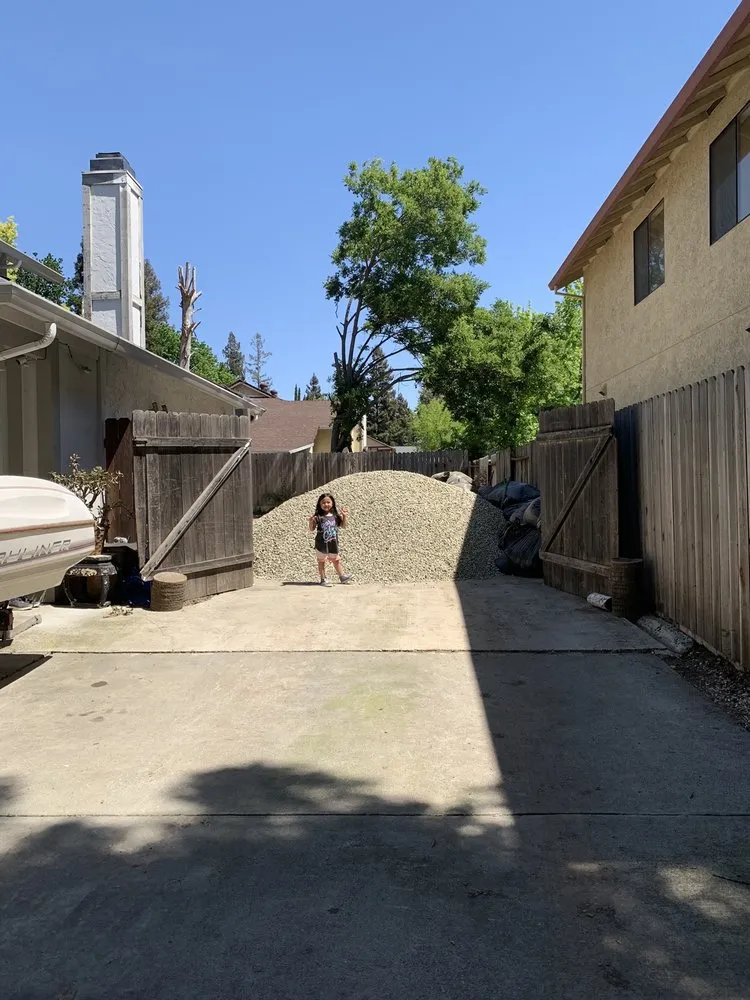 Top-rated lawn care service experts serving Sacramento, CA - Longer's Landscaping Materials