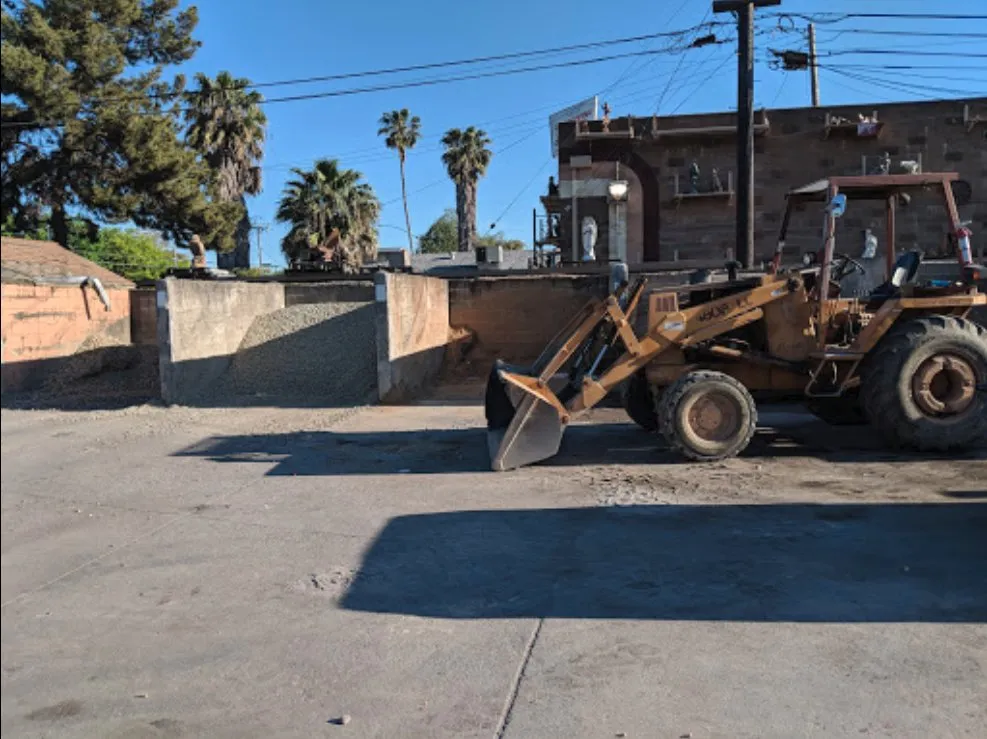 Top-rated lawn mowing service near you across Sacramento, CA - Longer's Landscaping Materials