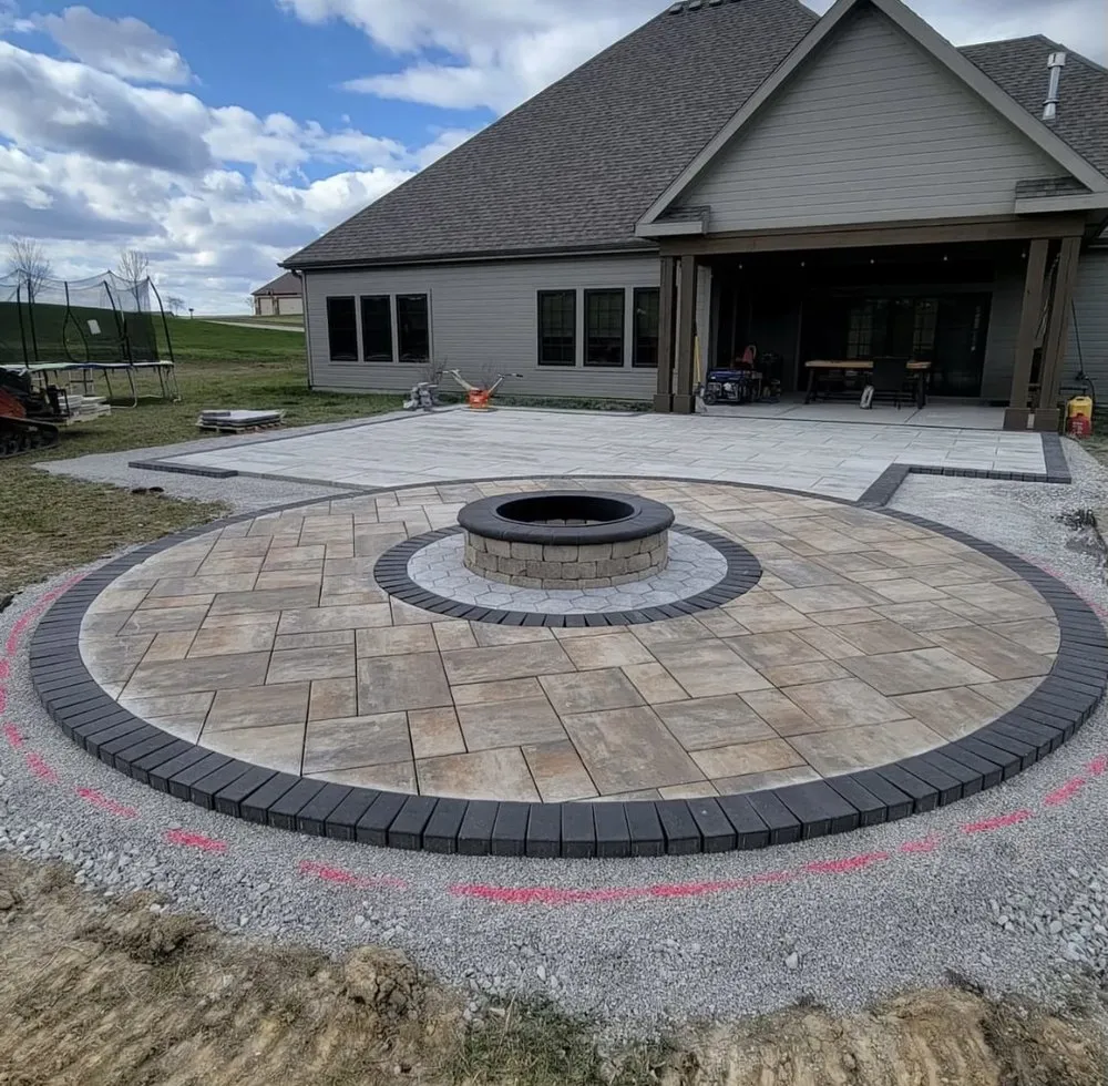 Expert yard maintenance for residential properties in Missouri City, TX by Longhorn Hardscape & Construction