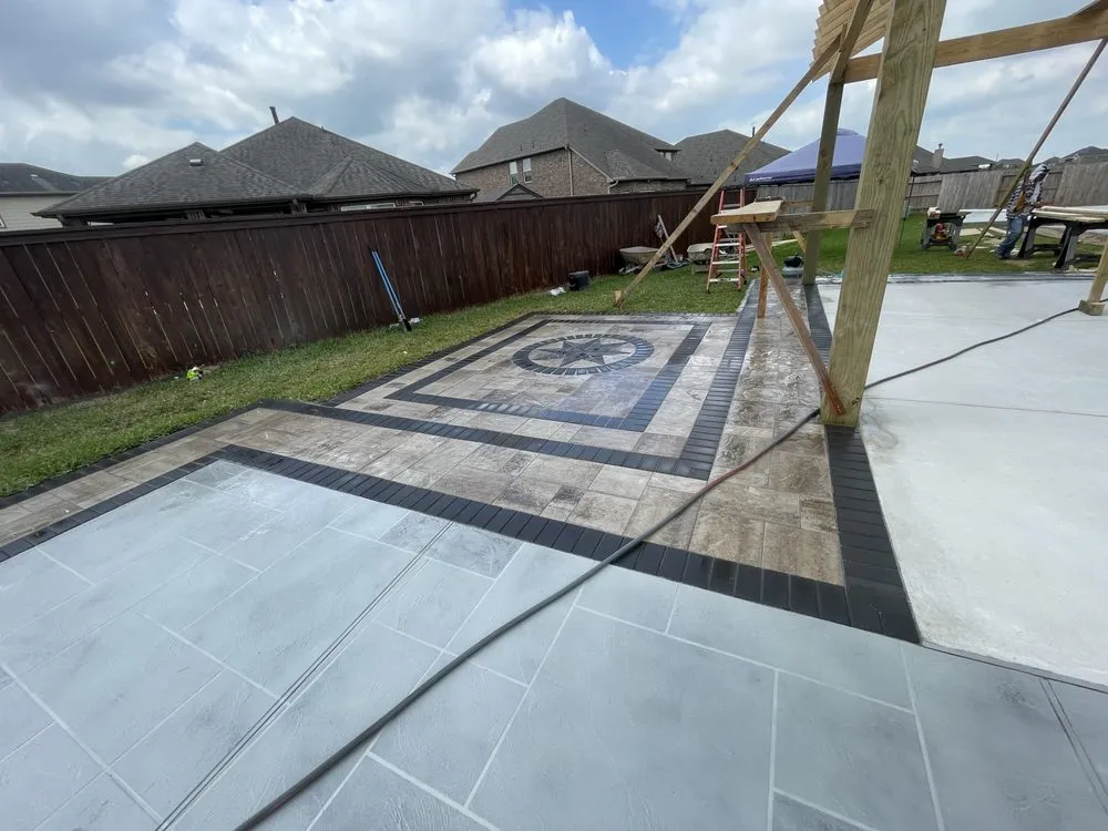 Custom outdoor landscaping in Missouri City, TX by Longhorn Hardscape & Construction