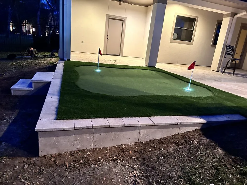 Custom garden landscaping for beautiful yards in Missouri City, TX by Longhorn Hardscape & Construction