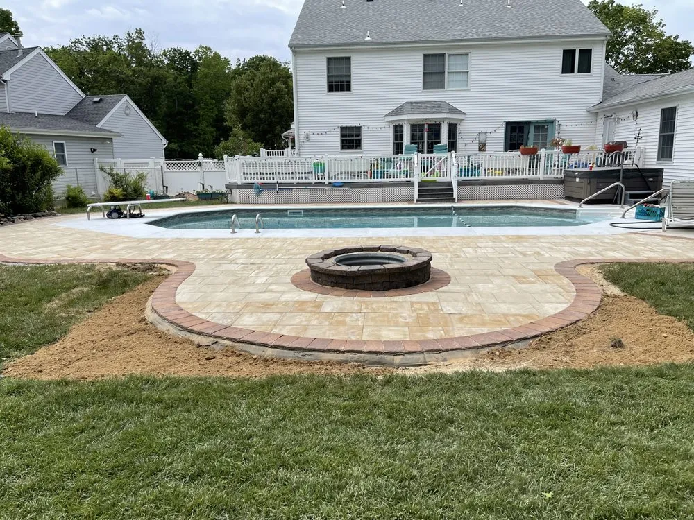 Trusted outdoor landscaping for residential properties in Missouri City, TX by Longhorn Hardscape & Construction