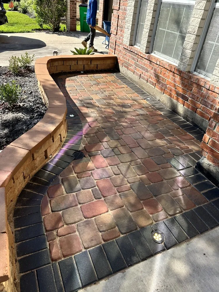 Expert lawn mowing service experts serving Missouri City, TX - Longhorn Hardscape & Construction