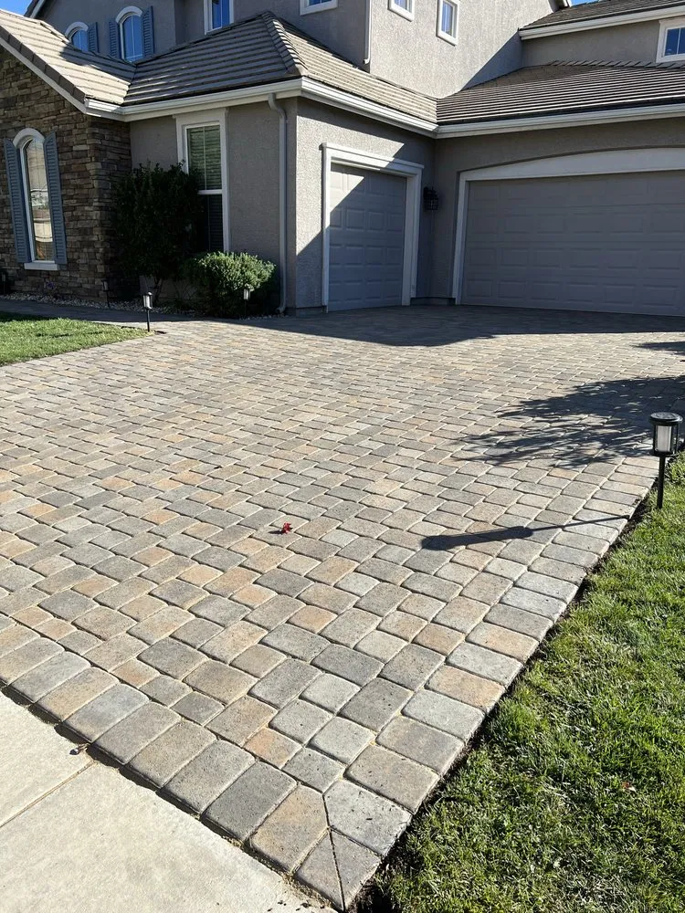 Top-rated lawn care service experts serving Sparks, NV - Longhorn Landscaping