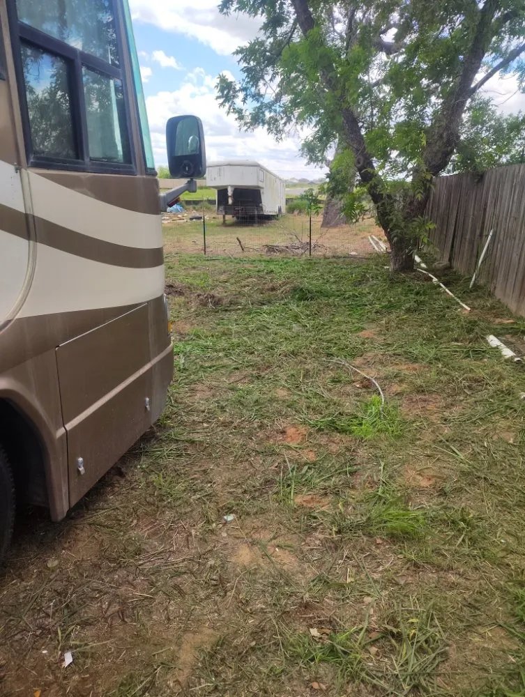Affordable lawn mowing service near you across Floresville, TX - Longhorn Lawn Care & Tree Service