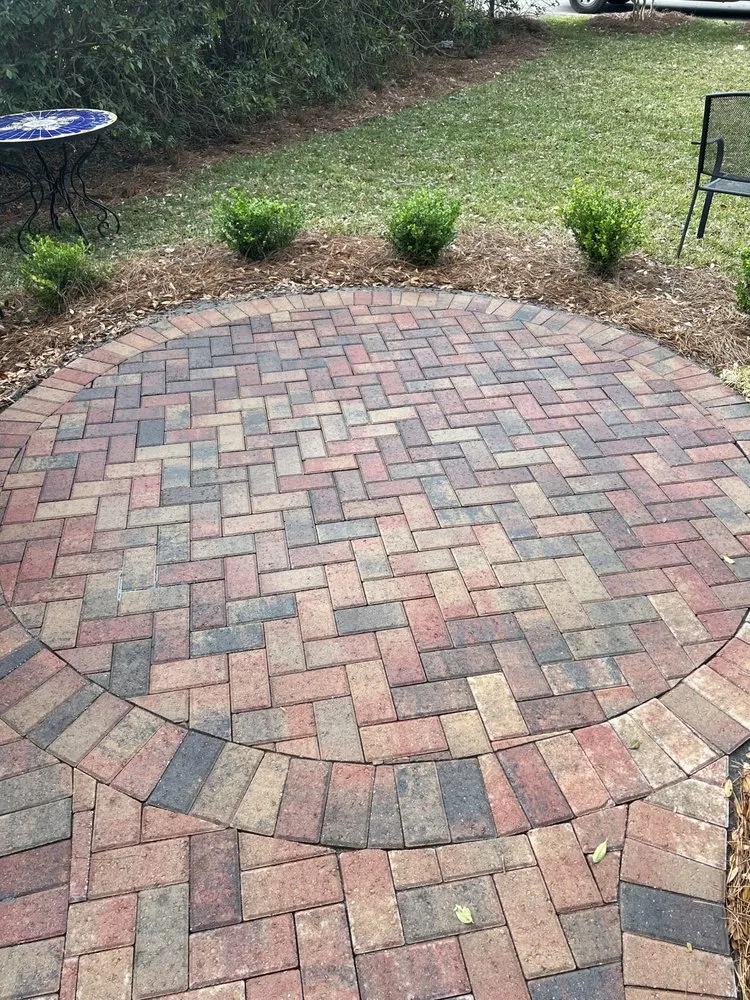 Professional yard cleanup service for beautiful yards across Valdosta, GA - Longleaf Landscapes