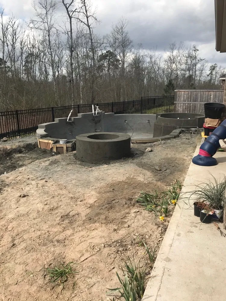 Professional garden landscaping experts serving Conroe, TX - Longoria Landscaping