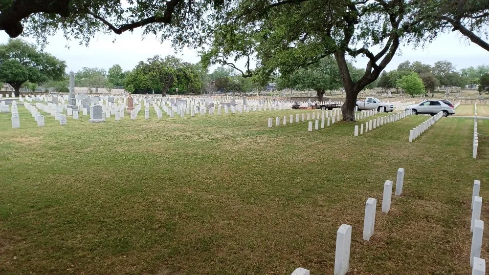 Custom yard maintenance in San Antonio, TX by Longoria Lawn & Landscaping
