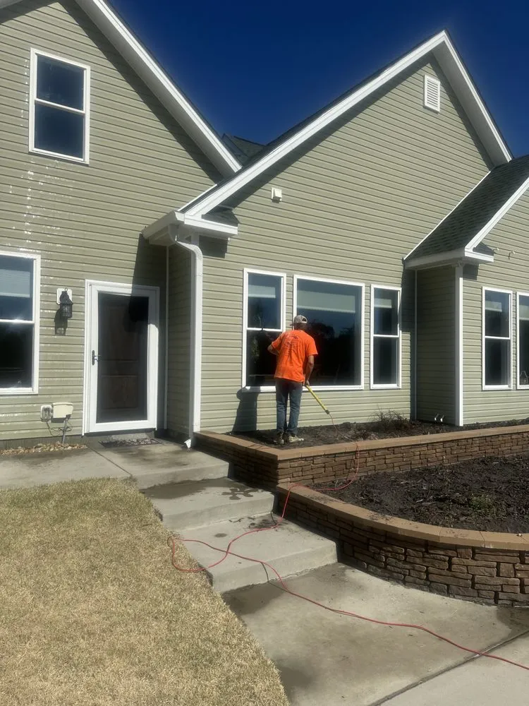 Expert lawn care service experts serving Supply, NC - Longs All American Services