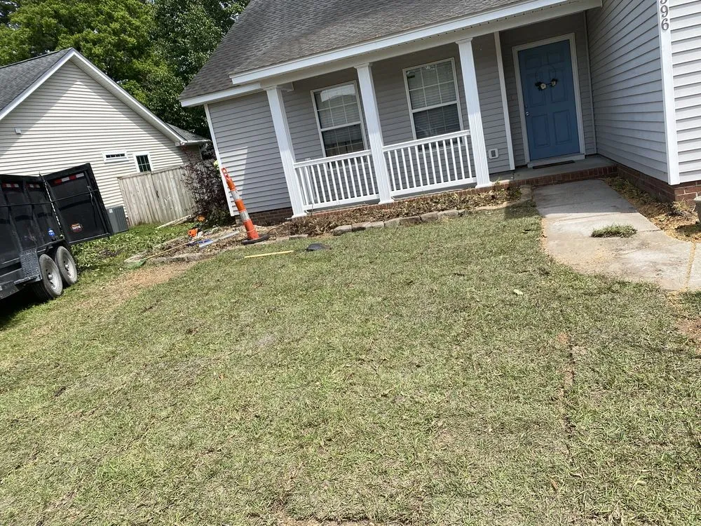 Professional lawn care service experts serving Charleston, SC - Long's Landscape Management