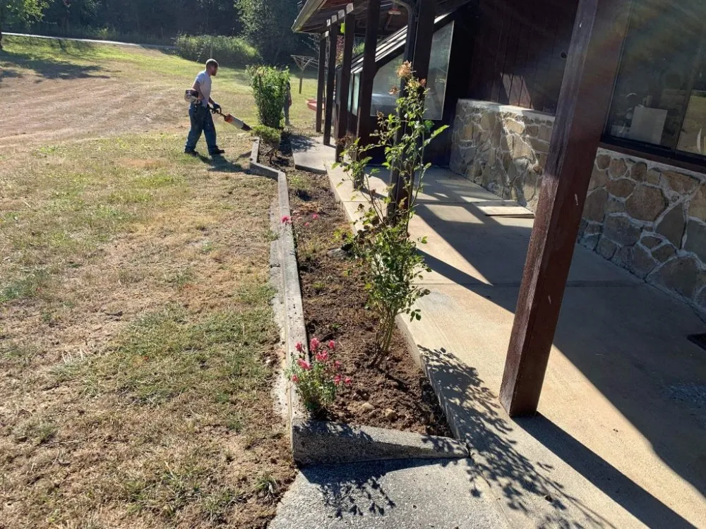 Top-rated landscape installation experts serving Coos Bay, OR - Longs Yard Maintenance