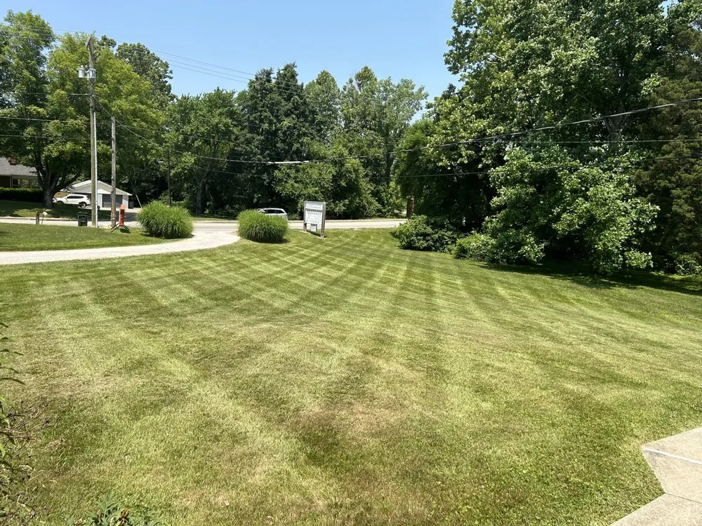 Trusted lawn mowing service experts serving Floyds Knobs, IN - LonneCare