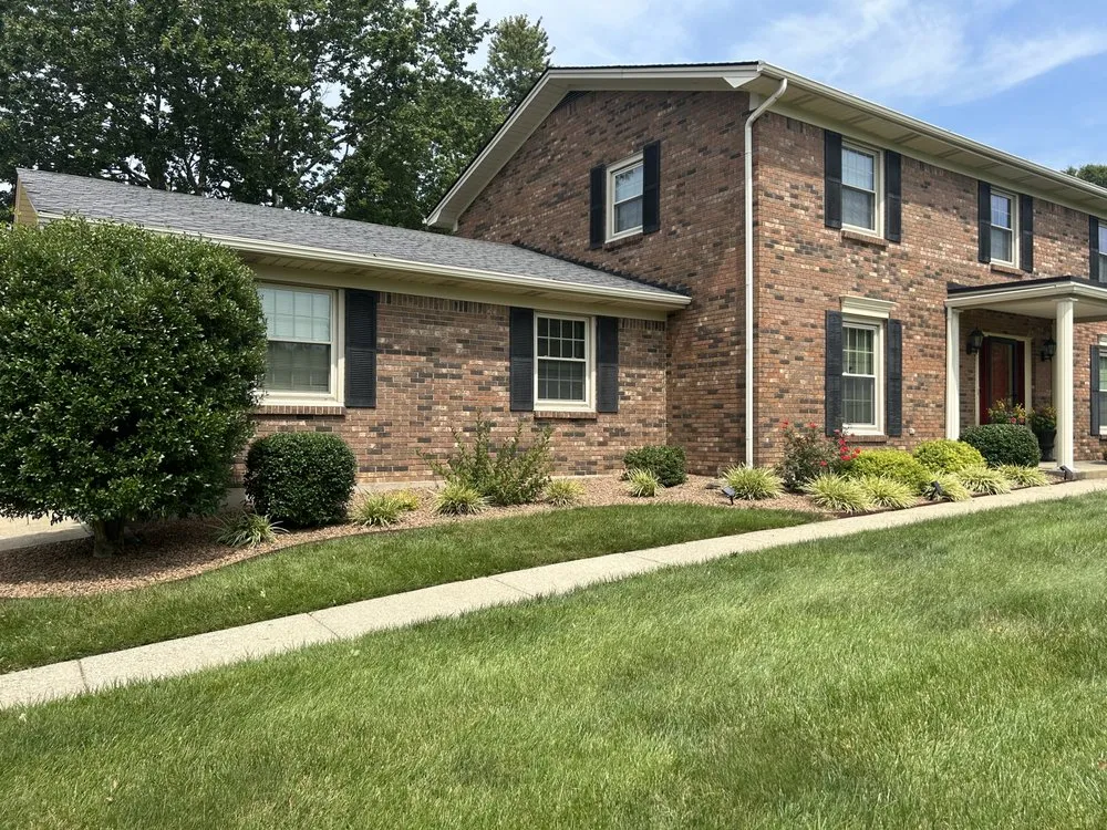 Trusted lawn care service in Floyds Knobs, IN - LonneCare