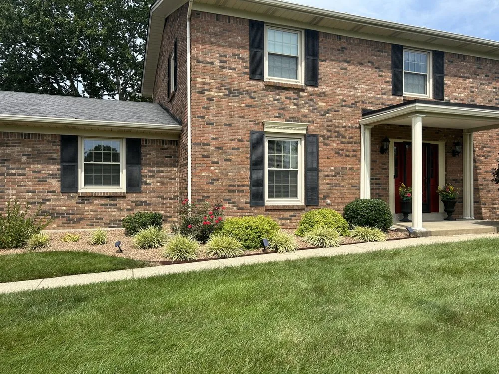 Local yard cleanup service in Floyds Knobs, IN by LonneCare