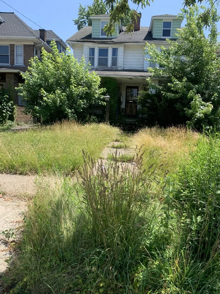 Local landscape design near you across East Cleveland, OH - Lonnie Lawns